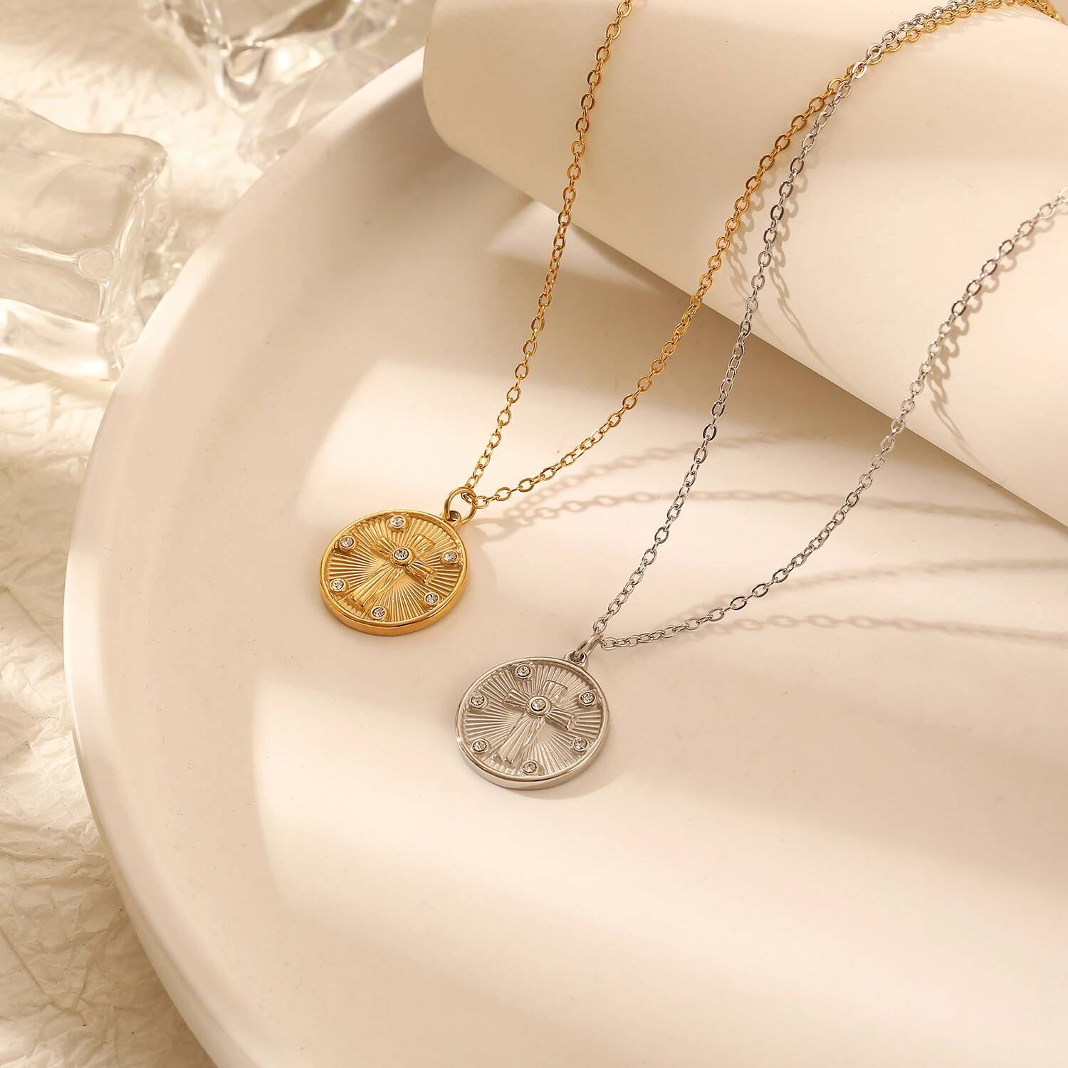 Women Delicate Round Coin Zirc - Coin Necklace Delicate 评论和价格