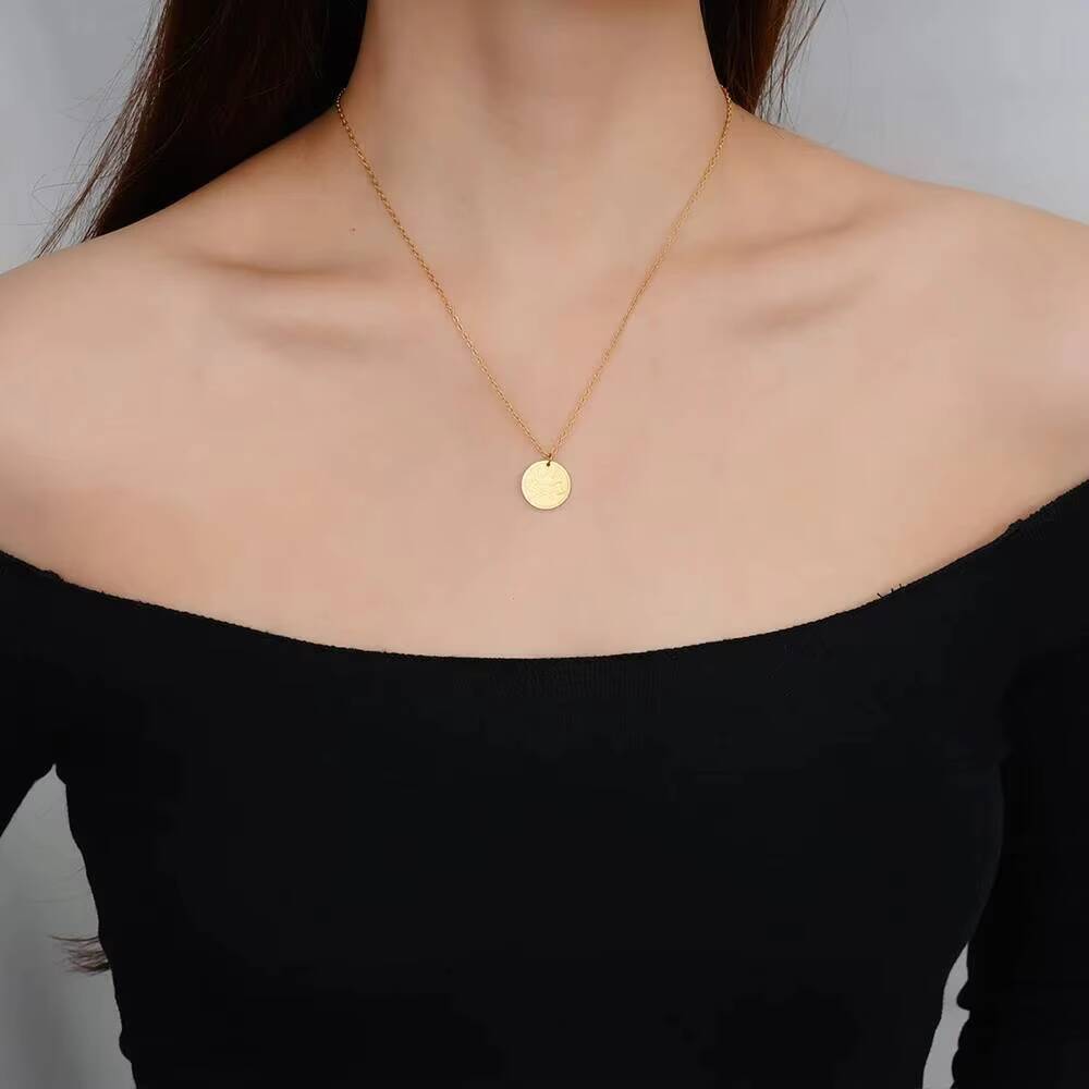 Gold Plated Viking Axe Pendant - Coin Necklace Delicate 评论和价格