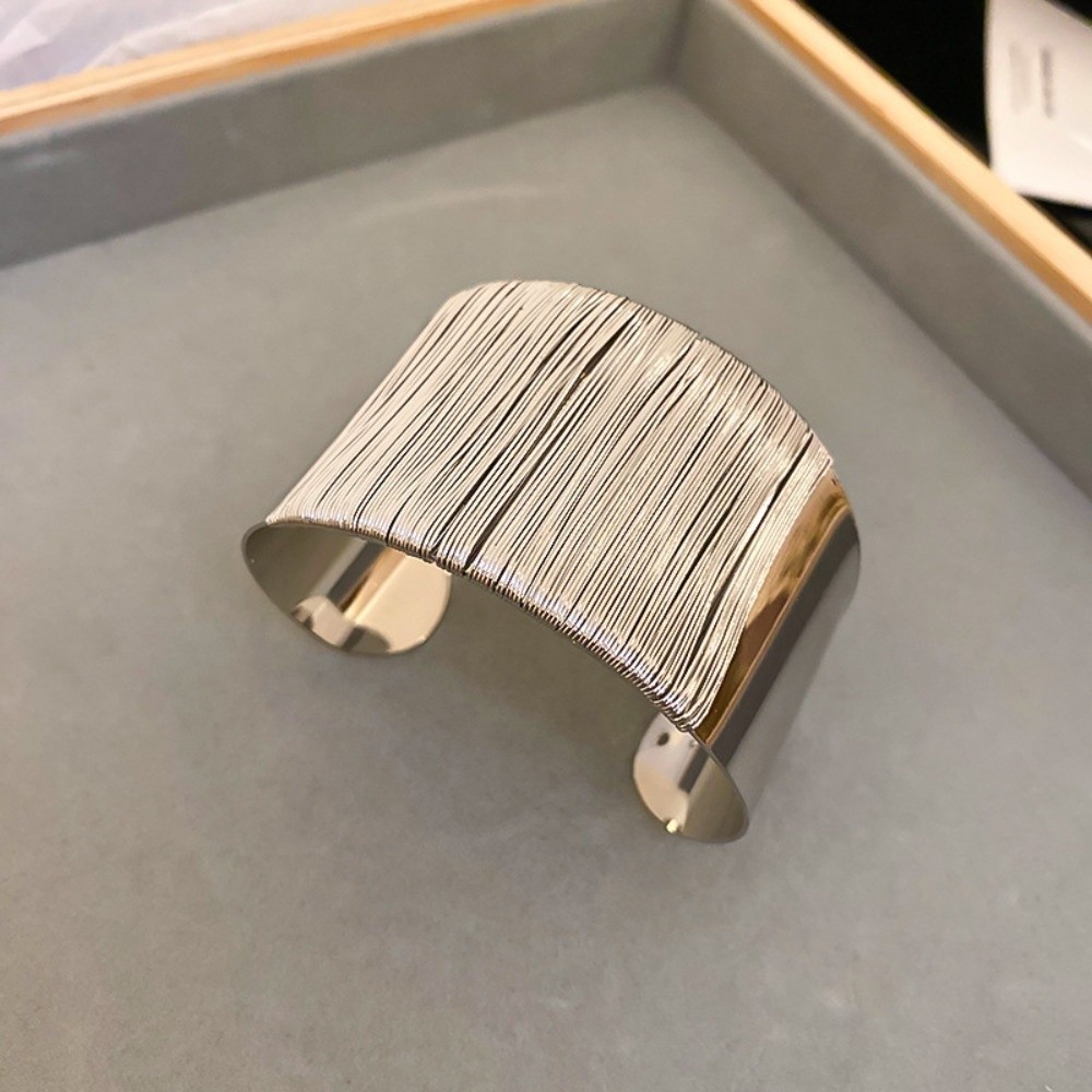 Hollow-out Alloy Wide Opening  - Women Accessories Drawing 评论和价格